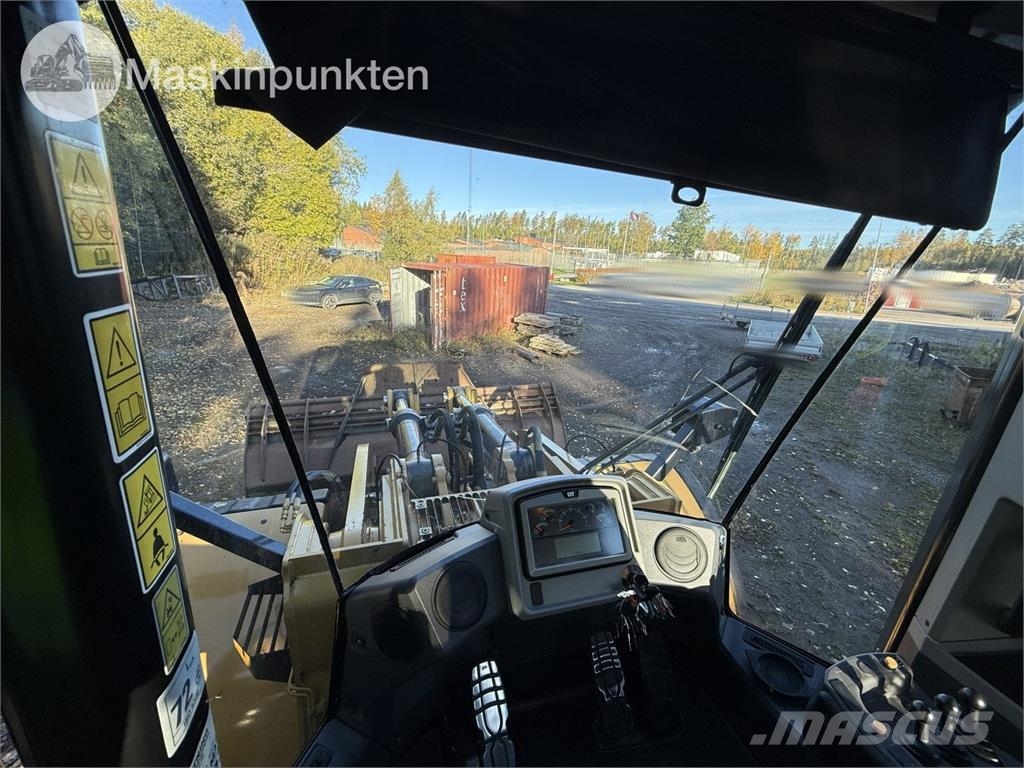 CAT 980M Rataslaadurid