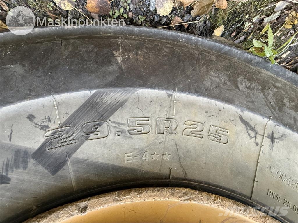 CAT 980M Rataslaadurid