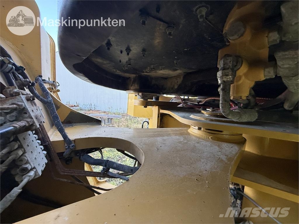 CAT 980M Rataslaadurid