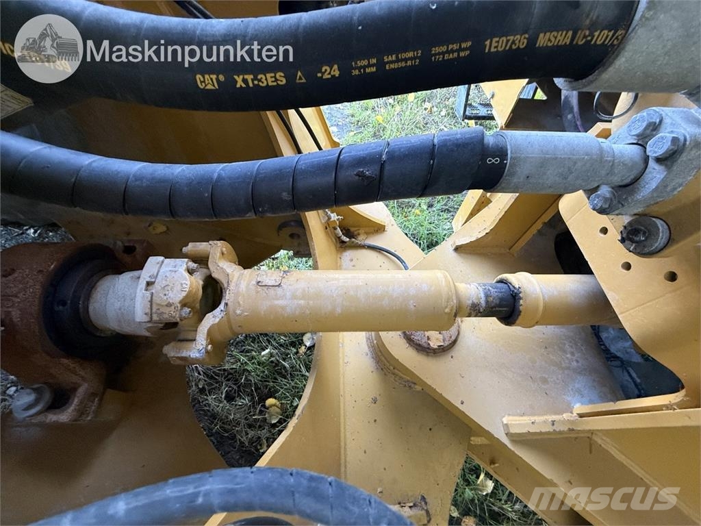 CAT 980M Rataslaadurid