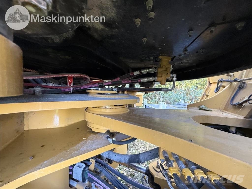 CAT 980M Rataslaadurid