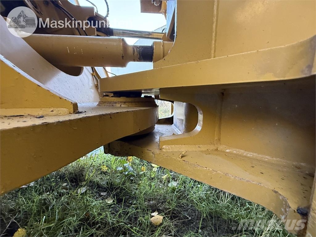 CAT 980M Rataslaadurid