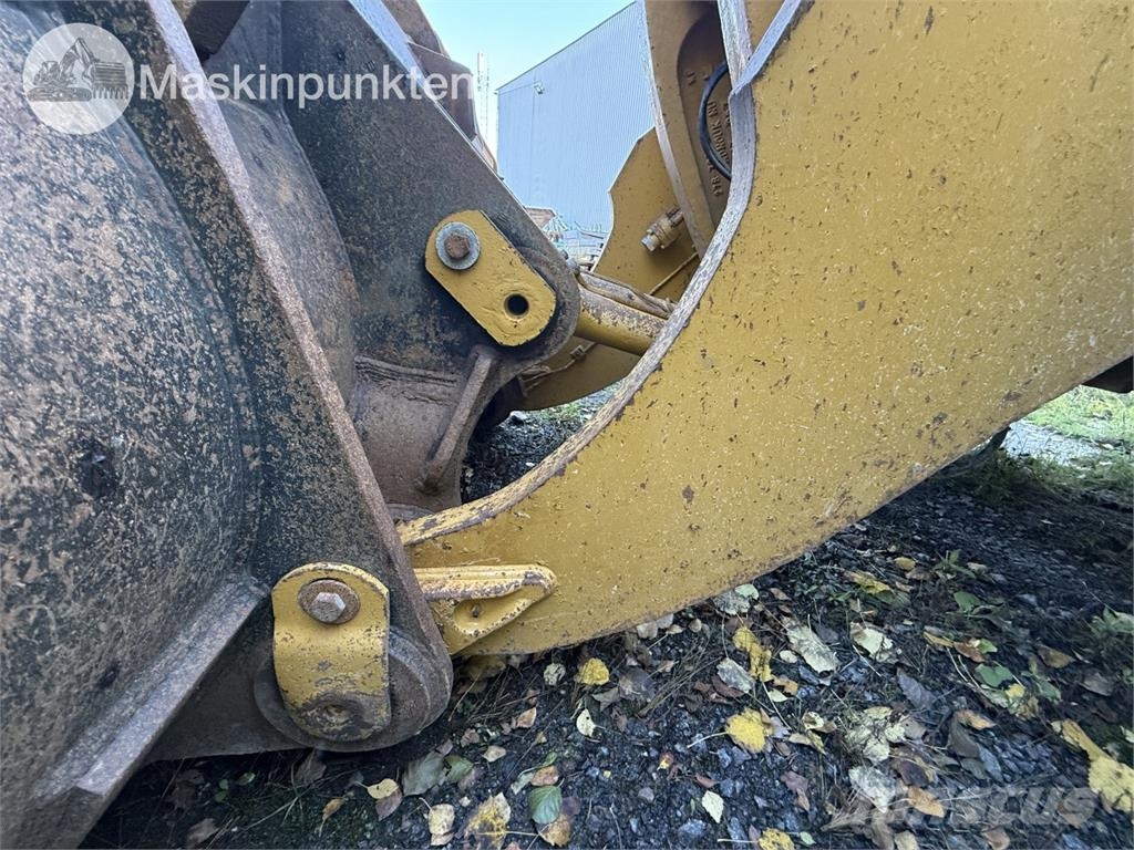 CAT 980M Rataslaadurid