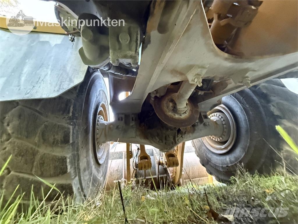 CAT 980M Rataslaadurid