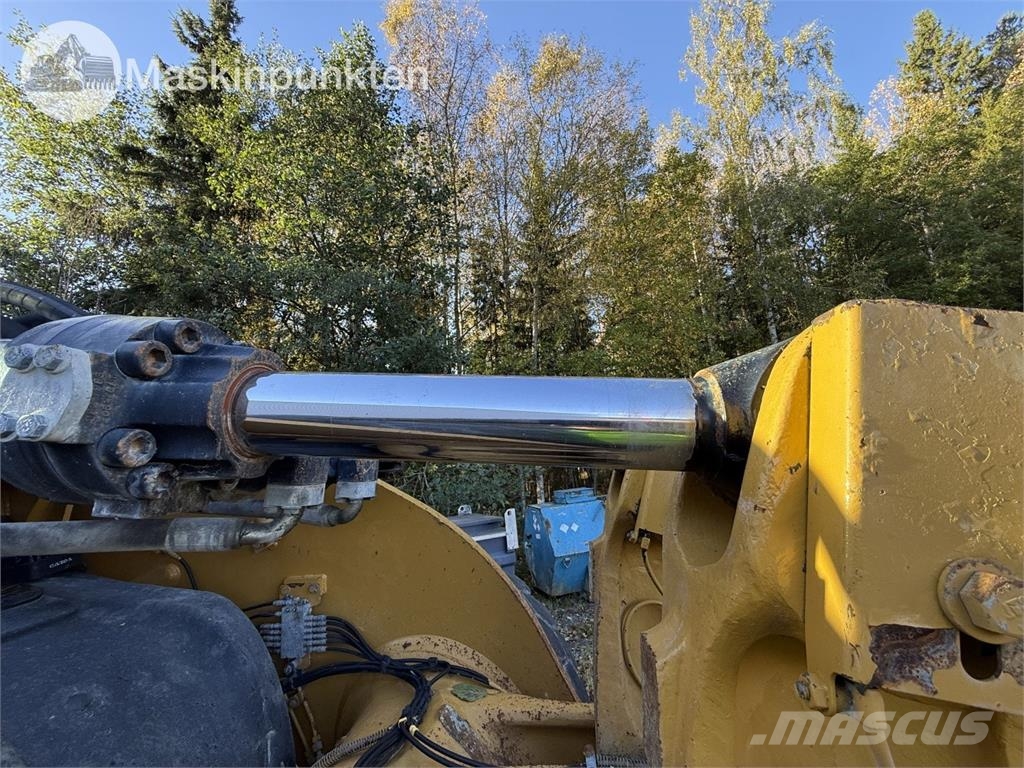 CAT 980M Rataslaadurid