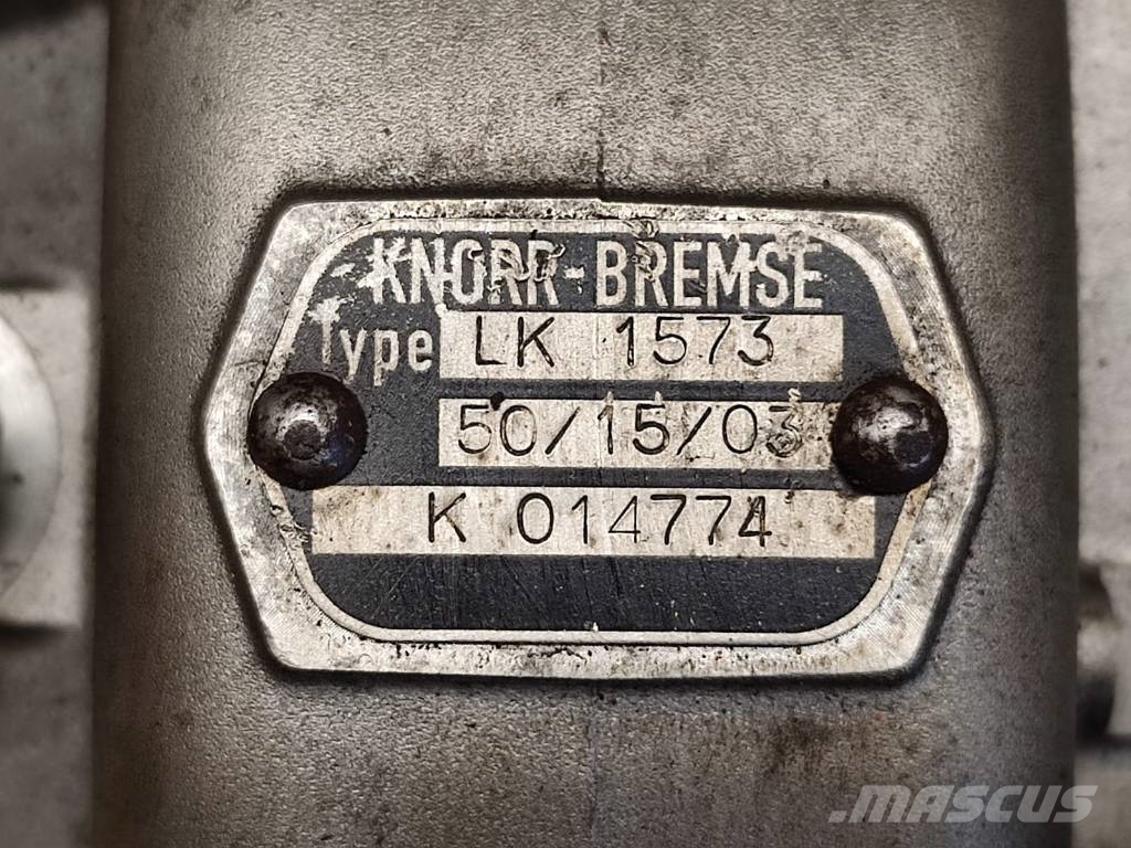 Valtra N123 Pneumatic system Compressor K 014774 LK 1573 Saseler