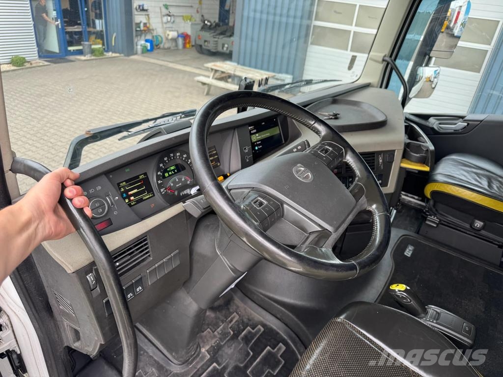 Volvo FH 16 750 6x2 Retarder Globe XL Prime Movers
