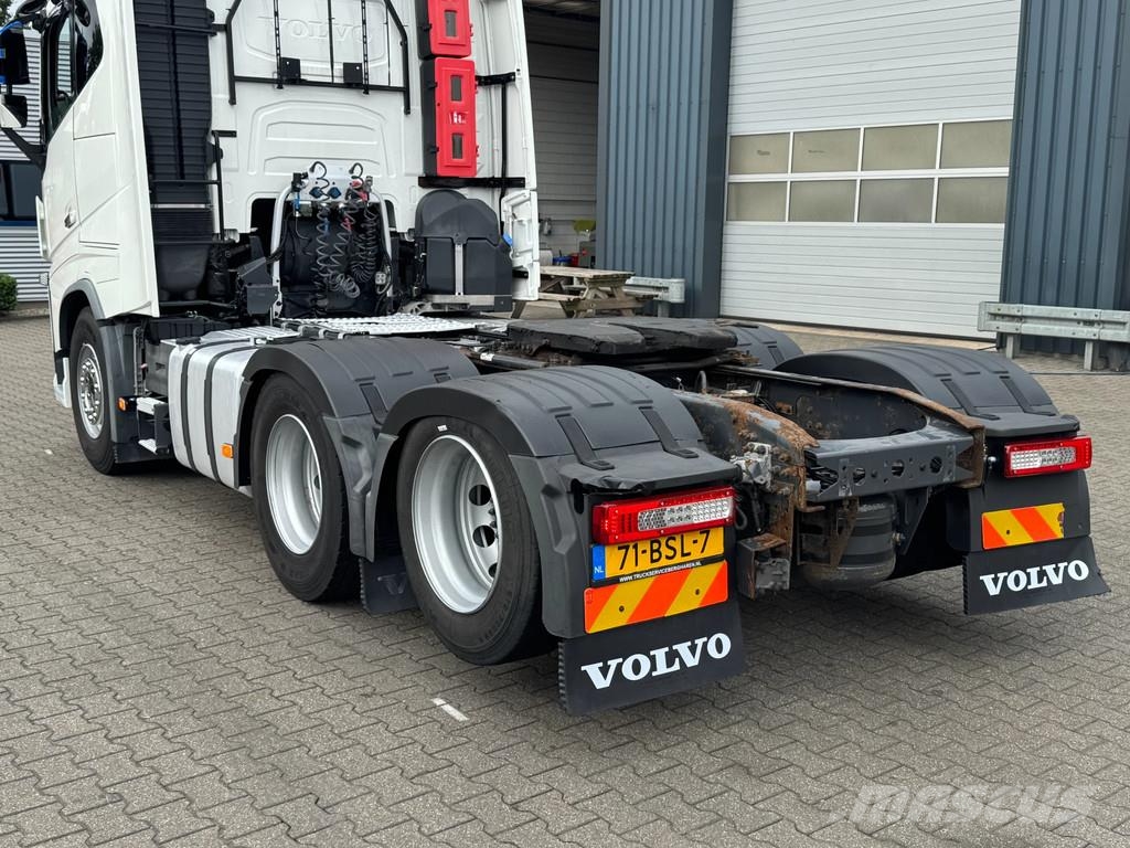 Volvo FH 16 750 6x2 Retarder Globe XL Trekkers