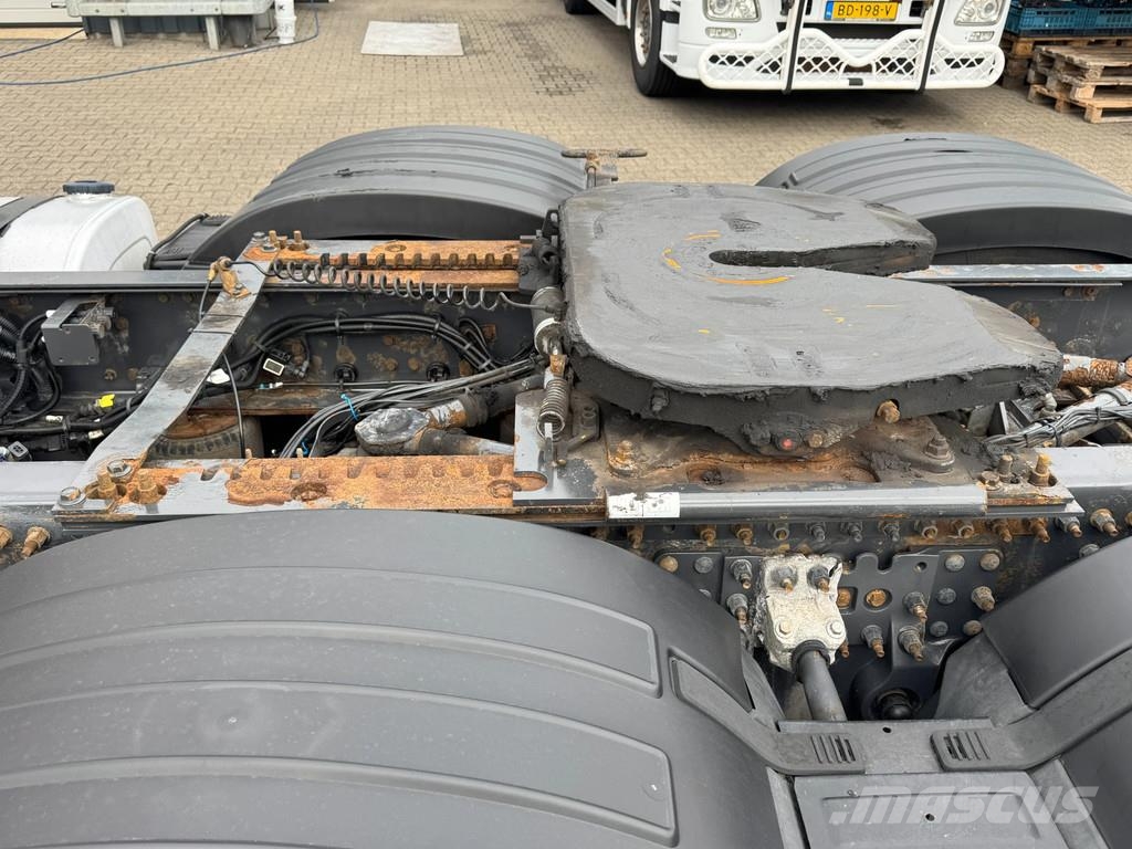 Volvo FH 16 750 6x2 Retarder Globe XL Trekkers