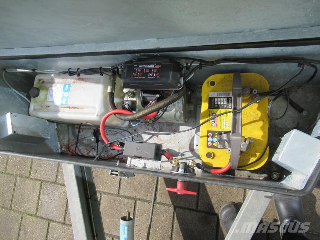  E.S.V.E AWK 2000 Kipper Gesloten Vloeistof / water Gesloten opbouw trailers