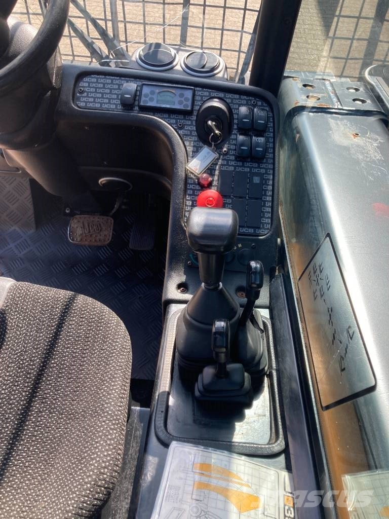 JCB TLT 35 D 4x4 Телескопические погрузчики