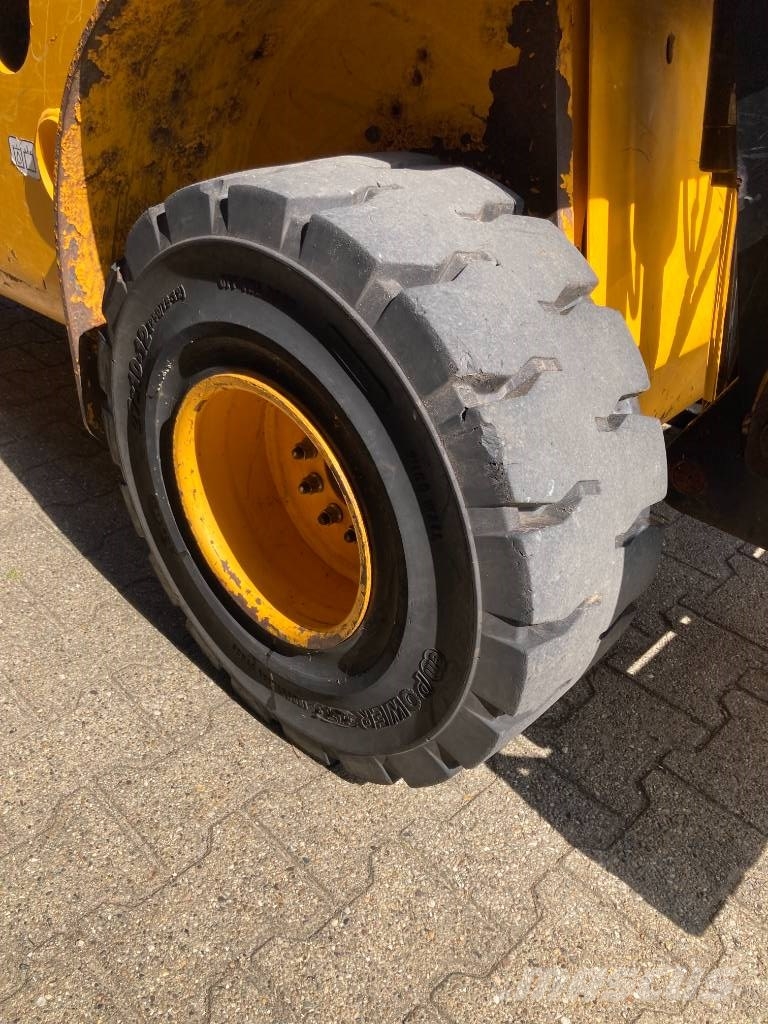 JCB TLT 35 D 4x4 Телескопические погрузчики