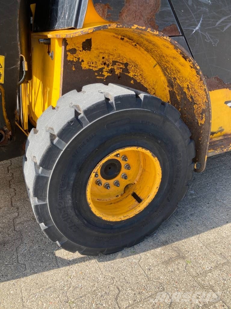 JCB TLT 35 D 4x4 Телескопические погрузчики