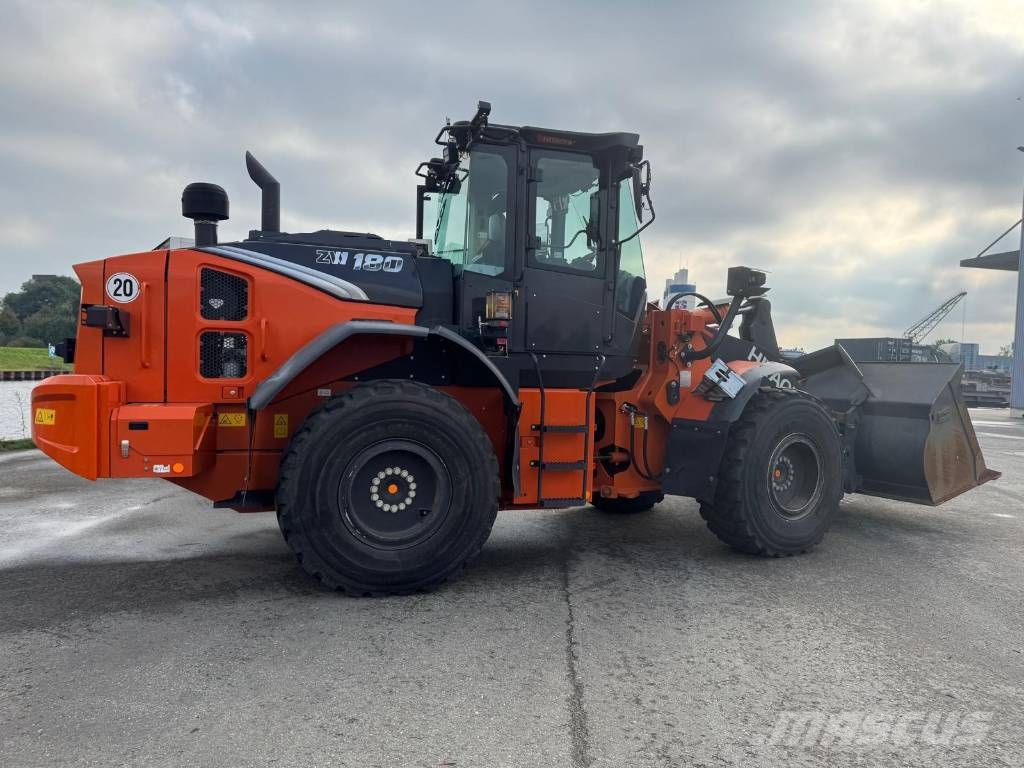 Hitachi ZW 180-7 Rataslaadurid