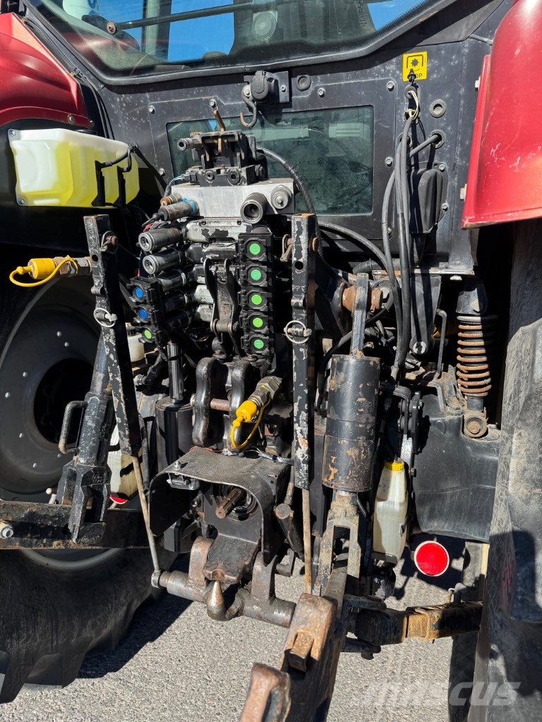 Valtra T 182 Versu Трактори