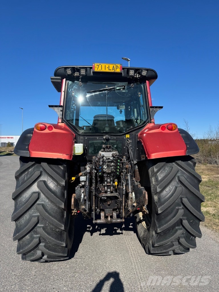 Valtra T 182 Versu Трактори