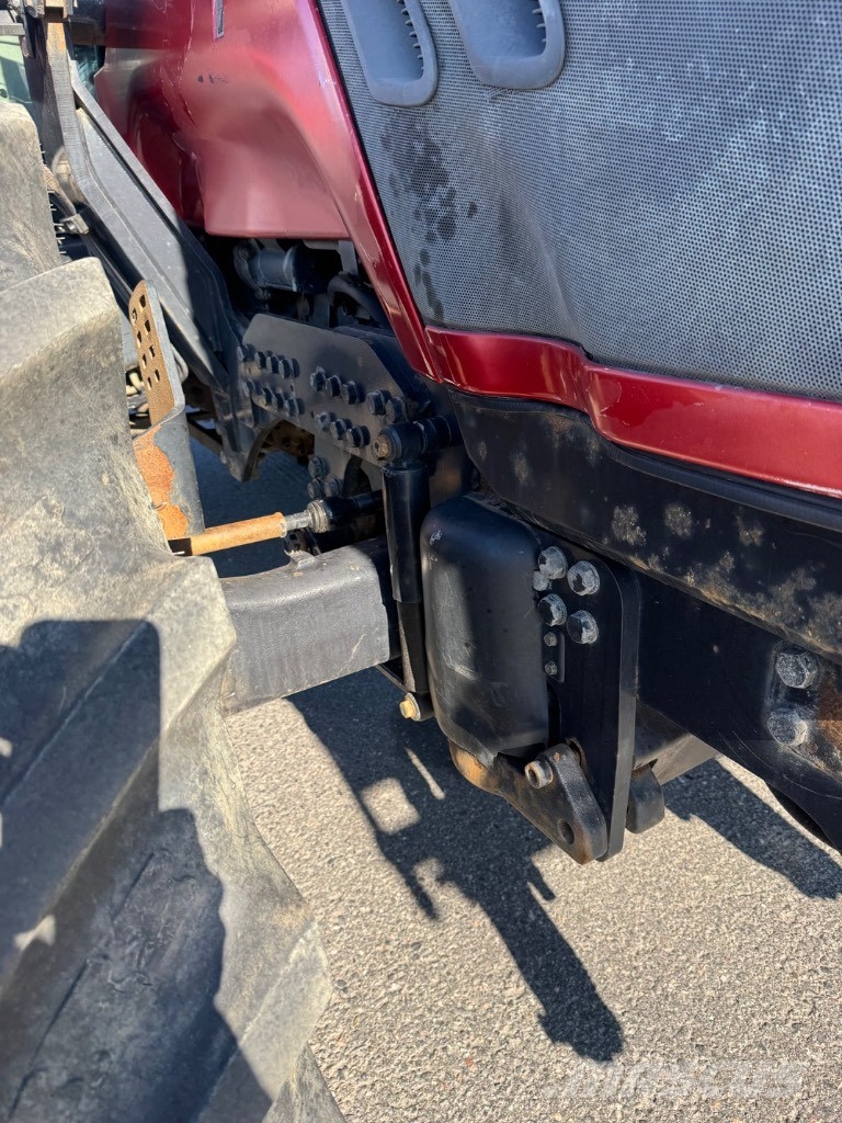 Valtra T 182 Versu Трактори