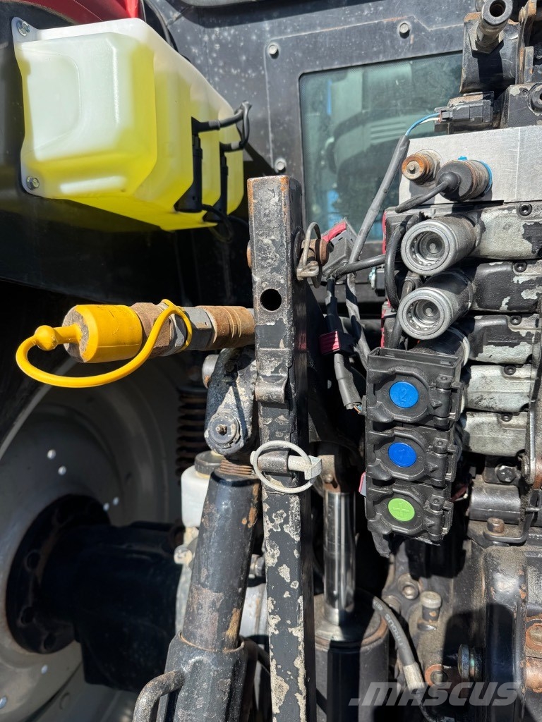 Valtra T 182 Versu Трактори