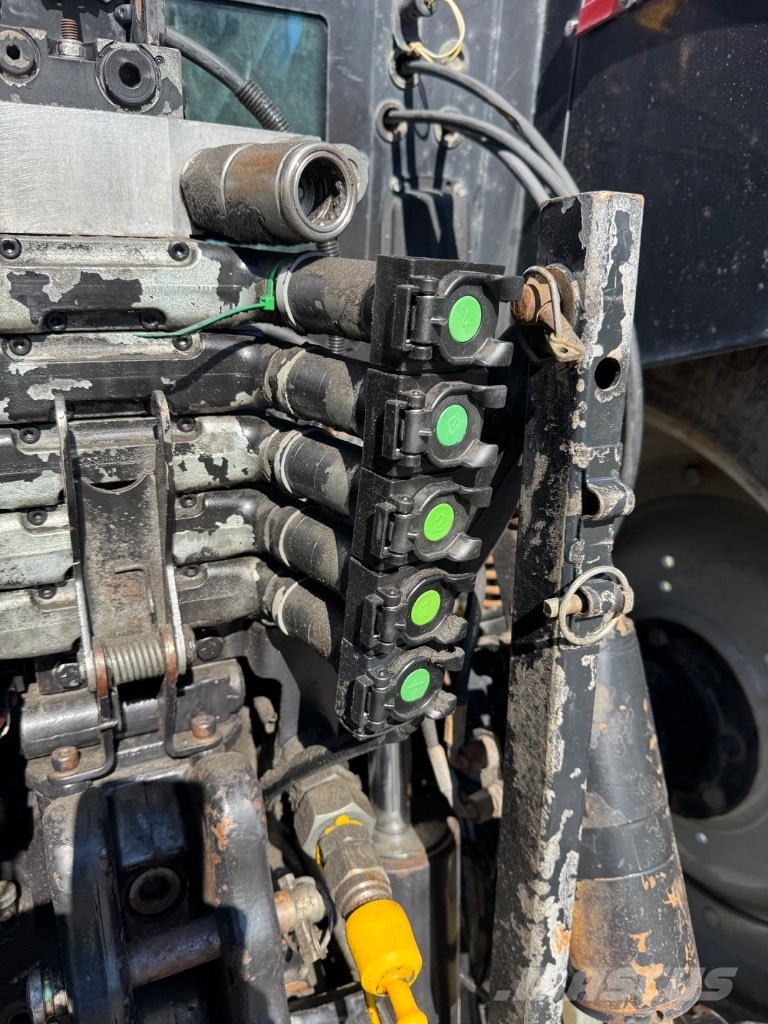 Valtra T 182 Versu Трактори
