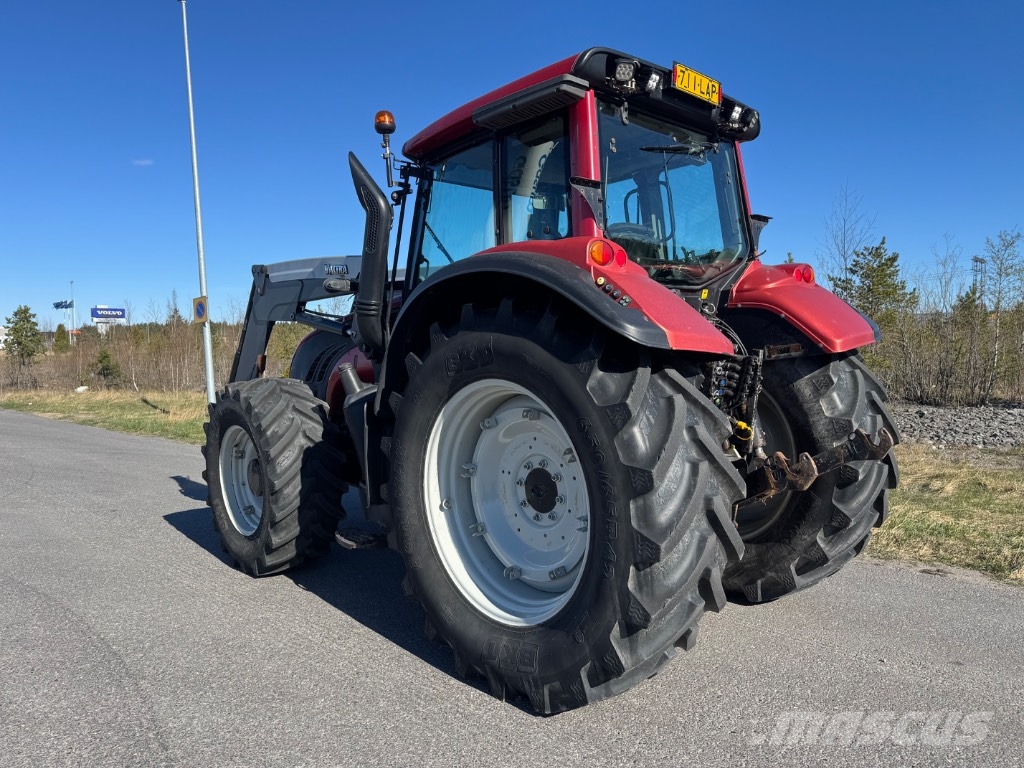 Valtra T 182 Versu Трактори