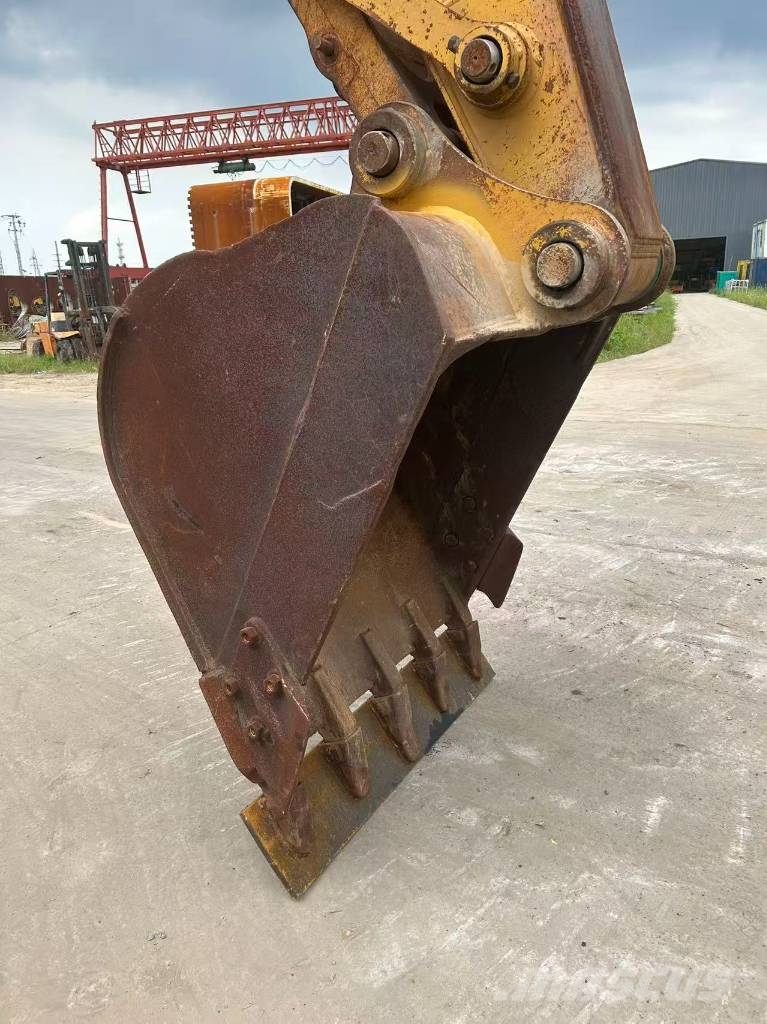 CAT 320E Bageri gusjeničari
