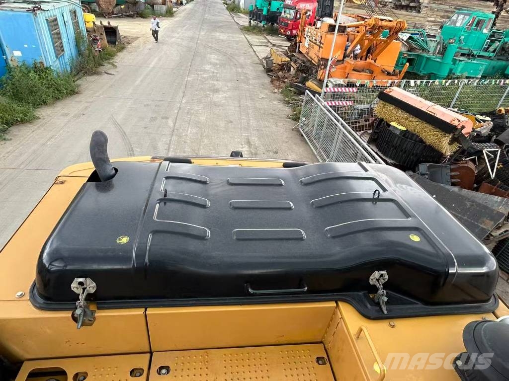 CAT 320E Bageri gusjeničari