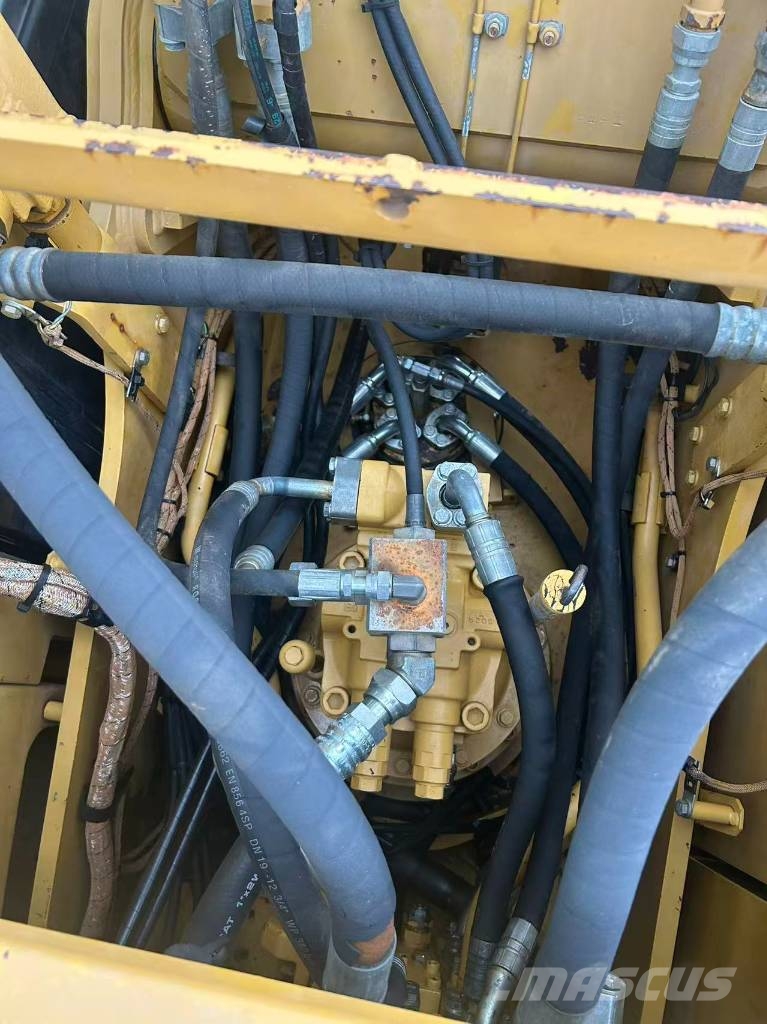 CAT 320E Bageri gusjeničari