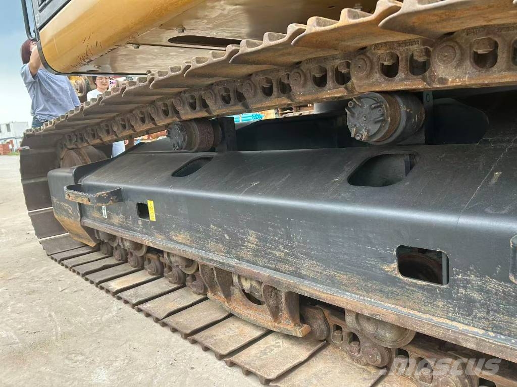 CAT 320E Bageri gusjeničari