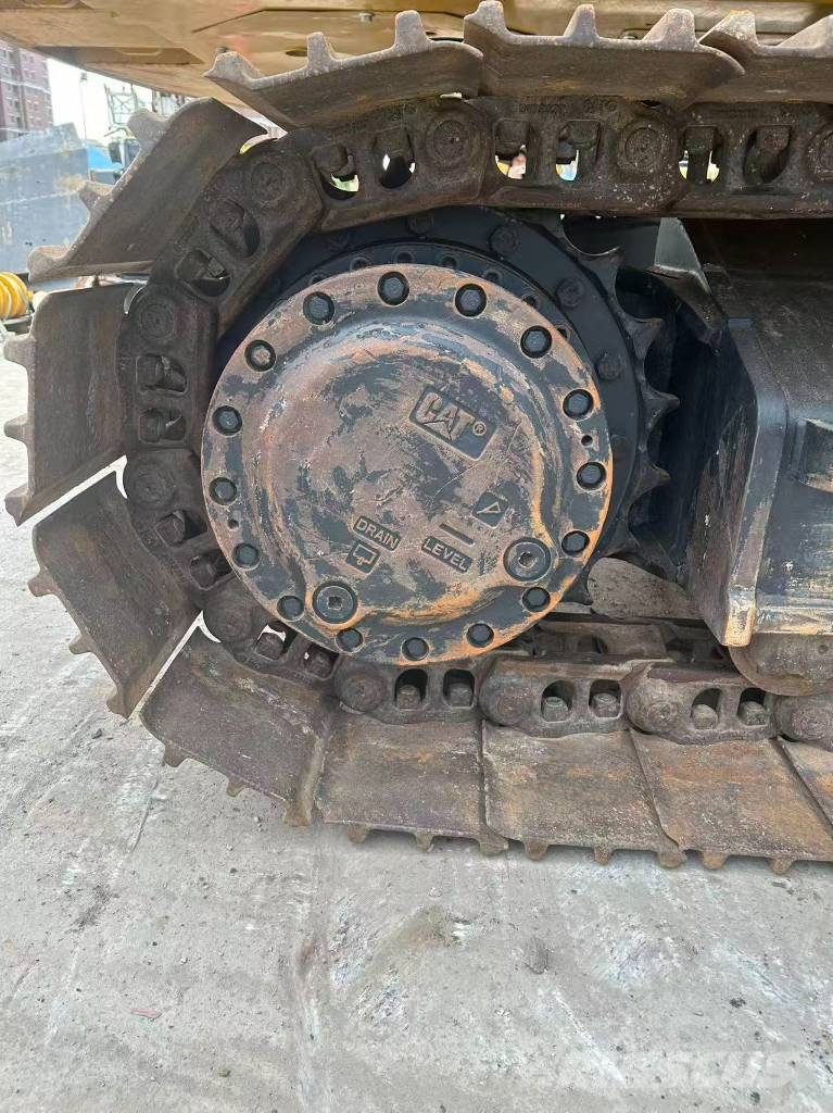 CAT 320E Bageri gusjeničari