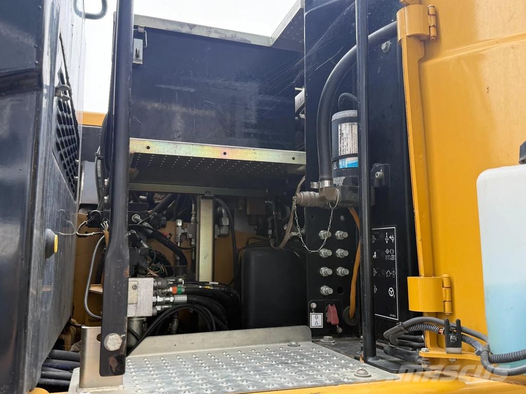 CAT M313D Wielgraafmachines