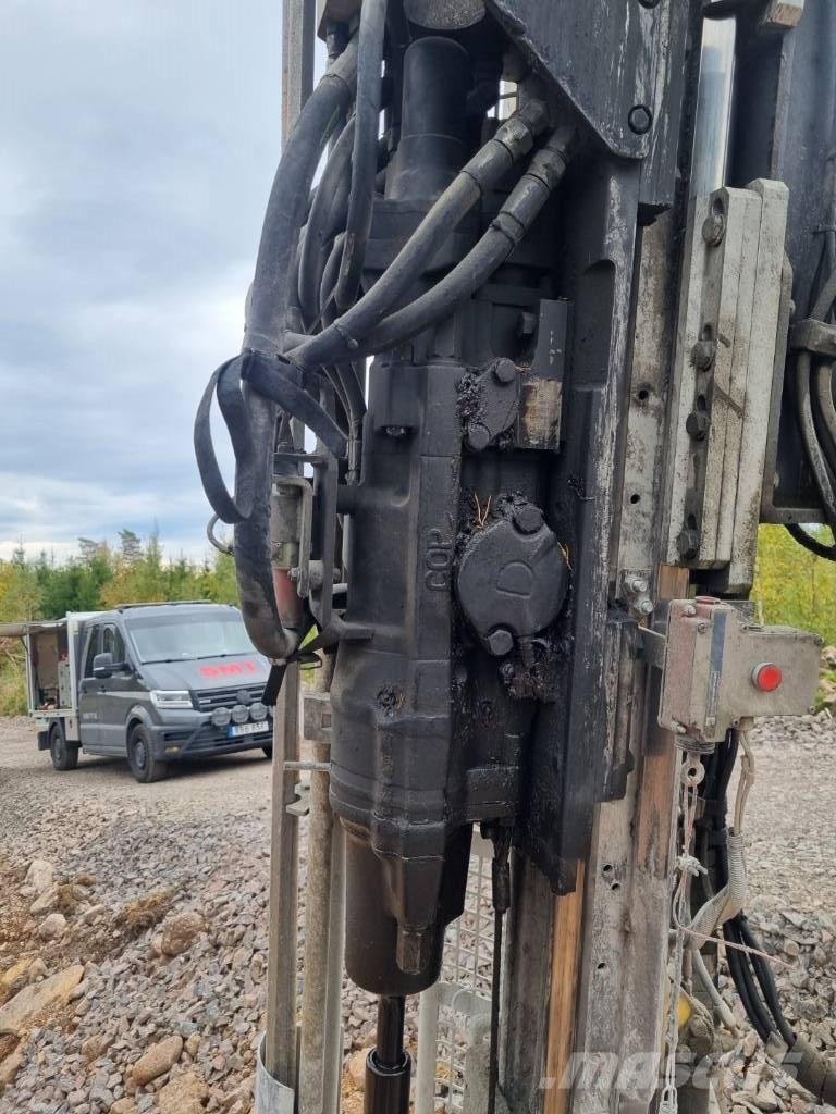 Atlas Copco FlexiROC T30R-03 Свердлильні установки