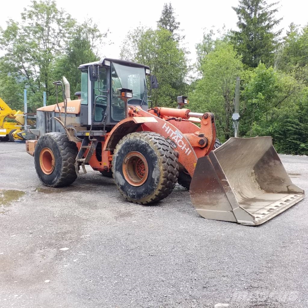 日立建機 ZW 220, 2006, イタリア - 中古 ホイールローダー・タイヤ