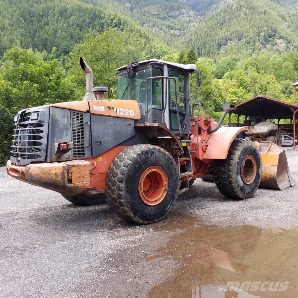 日立建機 ZW 220, 2006, イタリア - 中古 ホイールローダー・タイヤ