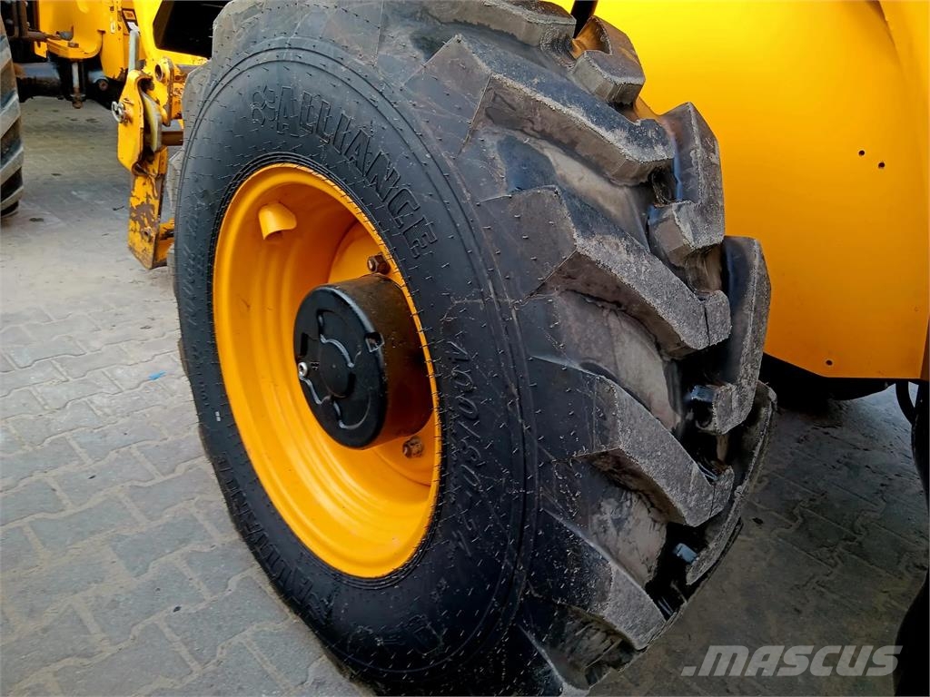 JCB 540-140 مناولات متداخلة