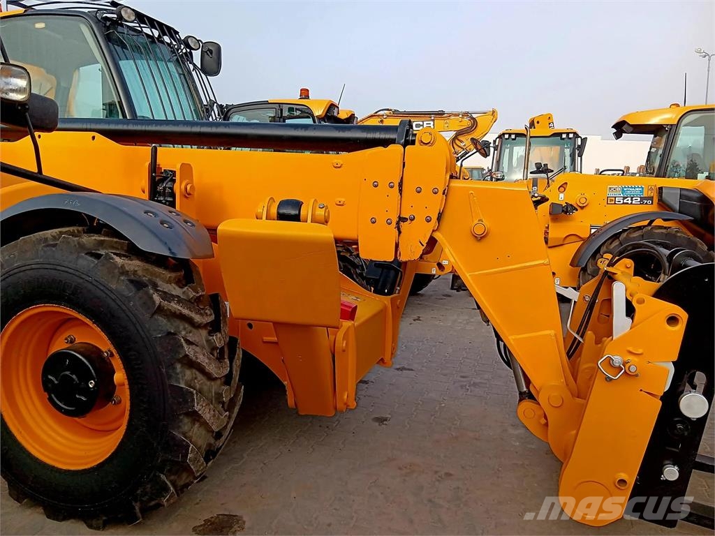 JCB 540-140 مناولات متداخلة