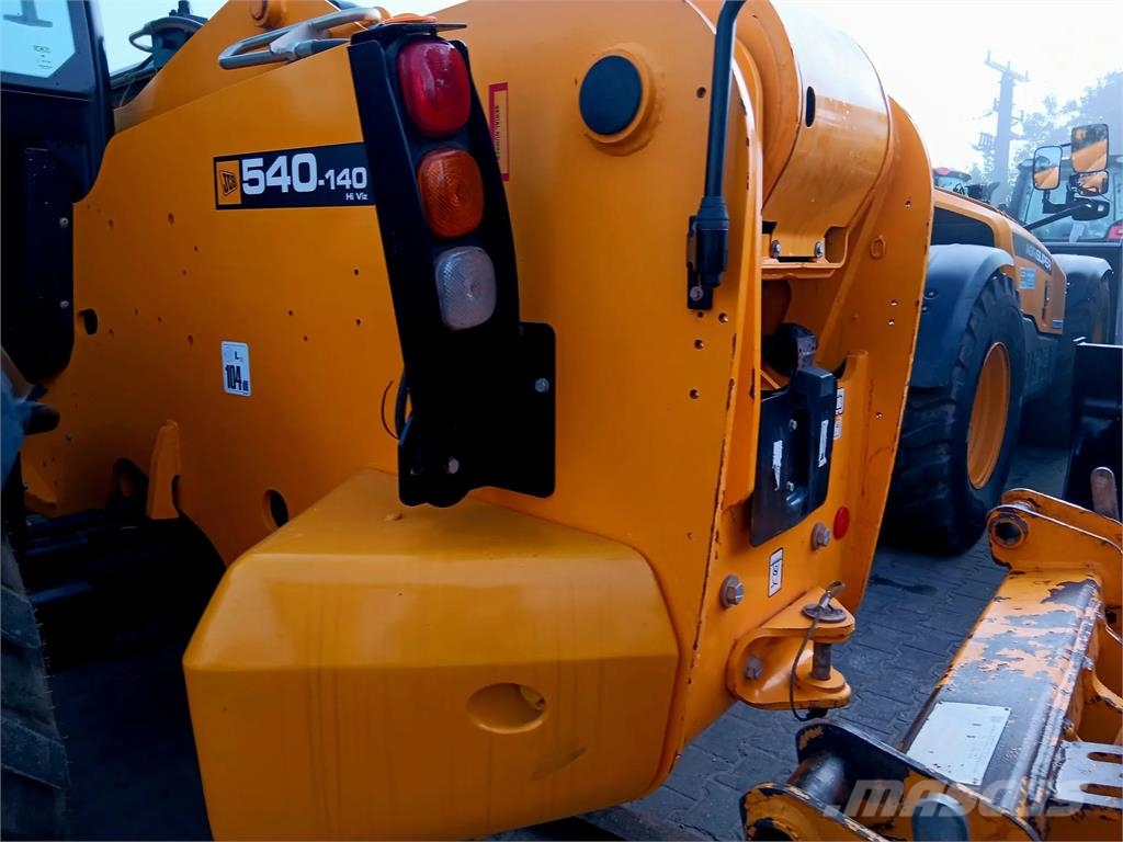 JCB 540-140 مناولات متداخلة