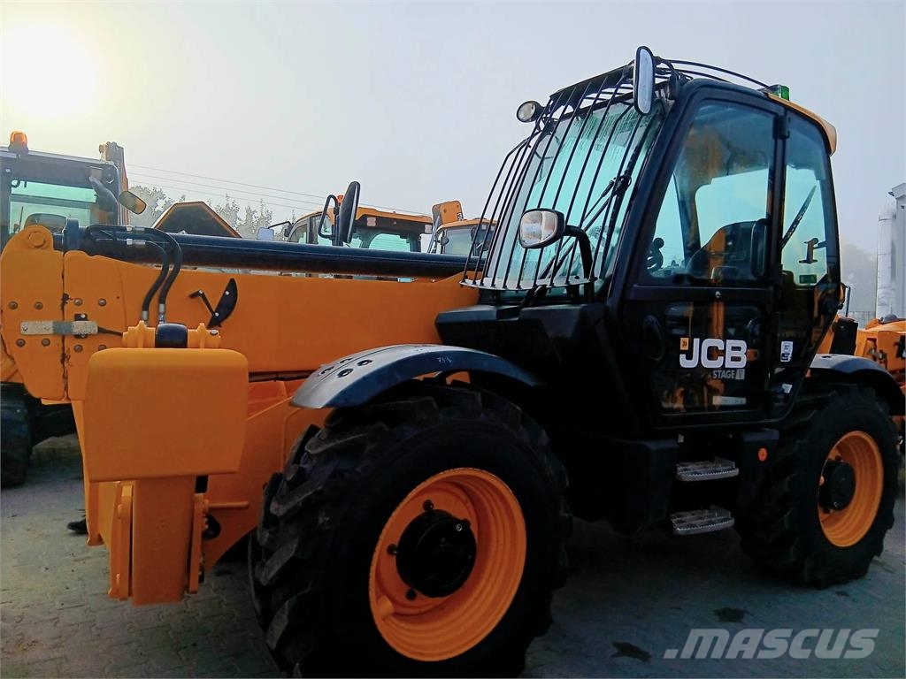 JCB 540-140 مناولات متداخلة