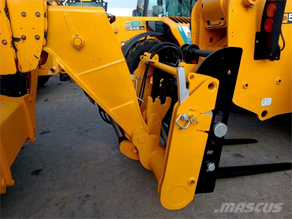 JCB 540-140 مناولات متداخلة