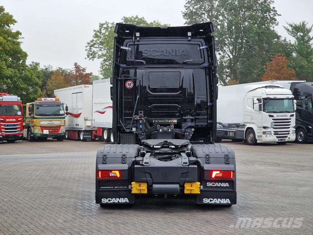 Scania R650 V8 NGS Highline 6x4 - Manual gearbox with ret Trekkvogner