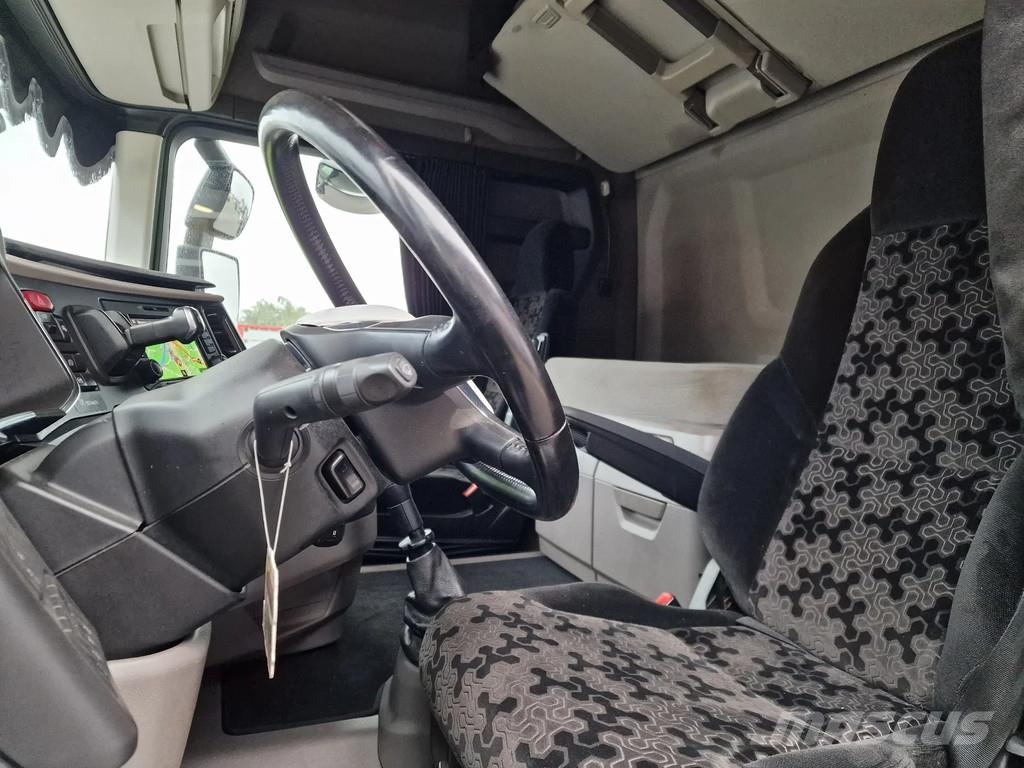 Scania R650 V8 NGS Highline 6x4 - Manual gearbox with ret Trekkvogner