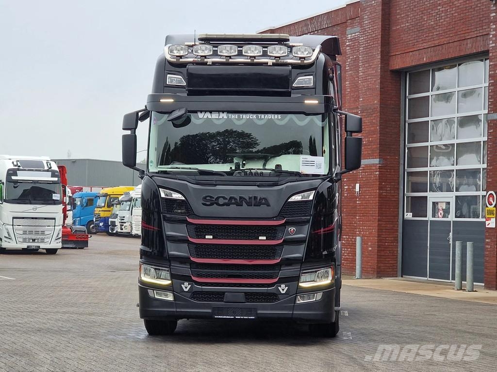 Scania R650 V8 NGS Highline 6x4 - Manual gearbox with ret Trekkvogner