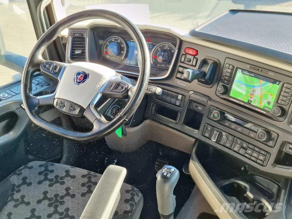 Scania R650 V8 NGS Highline 6x4 - Manual gearbox with ret Trekkvogner