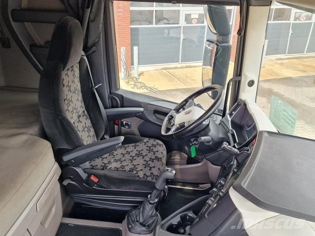 Scania R650 V8 NGS Highline 6x4 - Manual gearbox with ret Trekkvogner