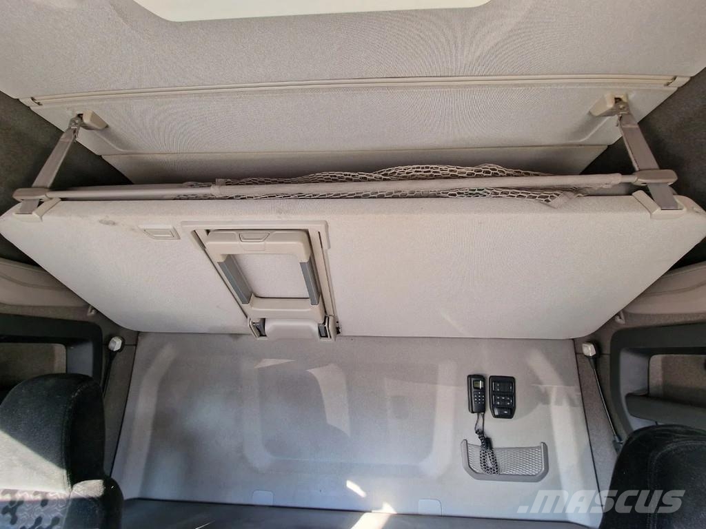 Scania R650 V8 NGS Highline 6x4 - Manual gearbox with ret Trekkvogner