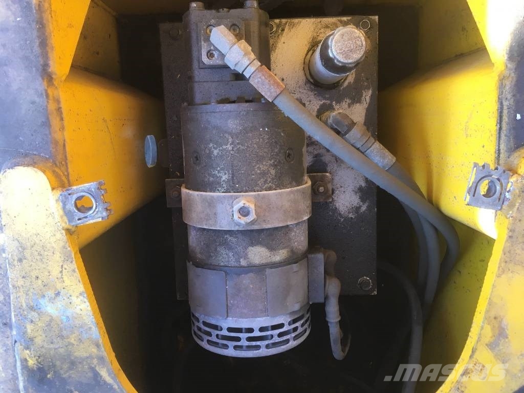 Haulotte HA12-I V-3104 FOR EXPORT ONLY EO Вертикальні щоглові підйомники