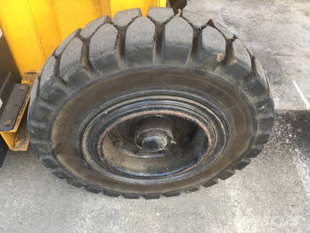 Haulotte HA12-I V-3104 FOR EXPORT ONLY EO Вертикальні щоглові підйомники