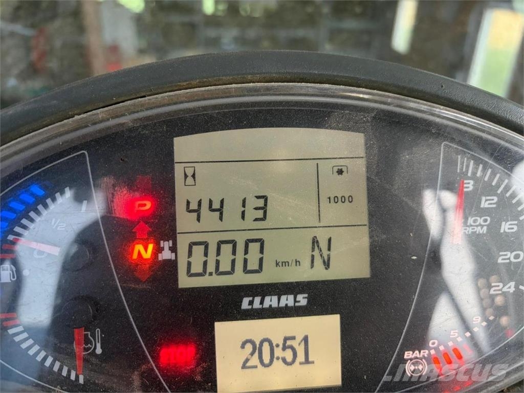 CLAAS Axion 810 CIS+ الجرارات