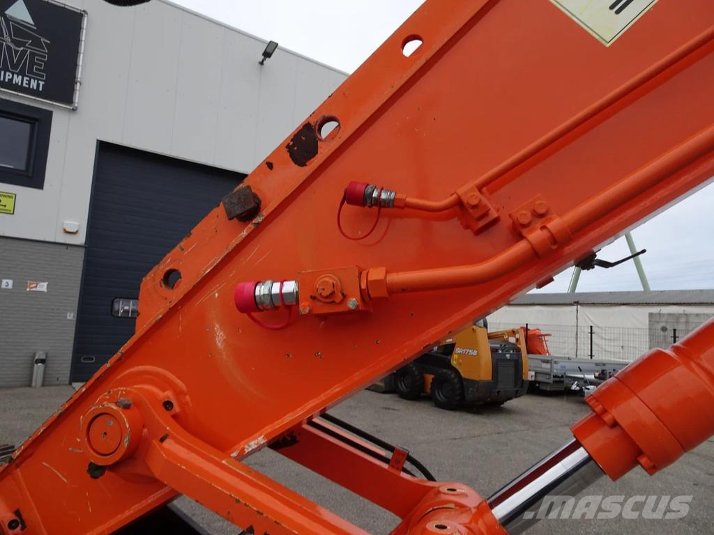 Hitachi ZX180LCN-5B ZX180 Roomikekskavaatorid