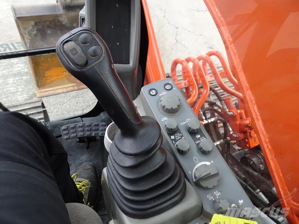 Hitachi ZX180LCN-5B ZX180 Roomikekskavaatorid
