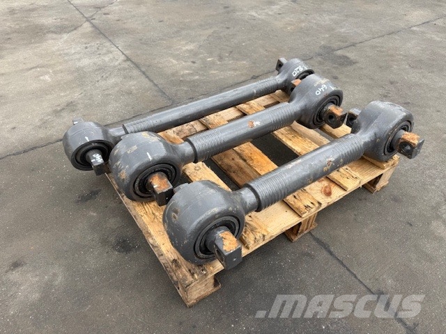 CASE 330 B USED PARTS الشاسيه والتعليق